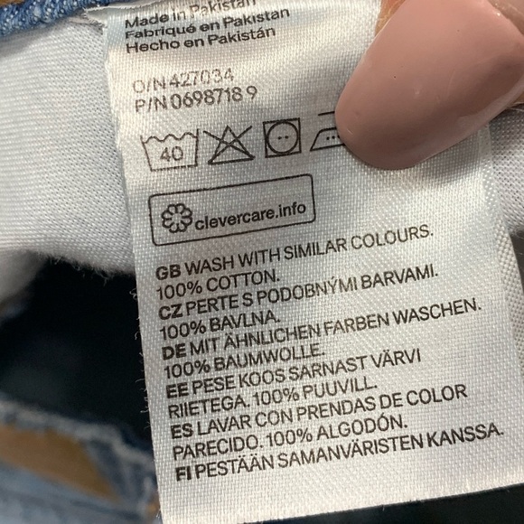 H&M DIVIDED High Rise Jean Distressed Jean Shorts - Picture 5 of 8